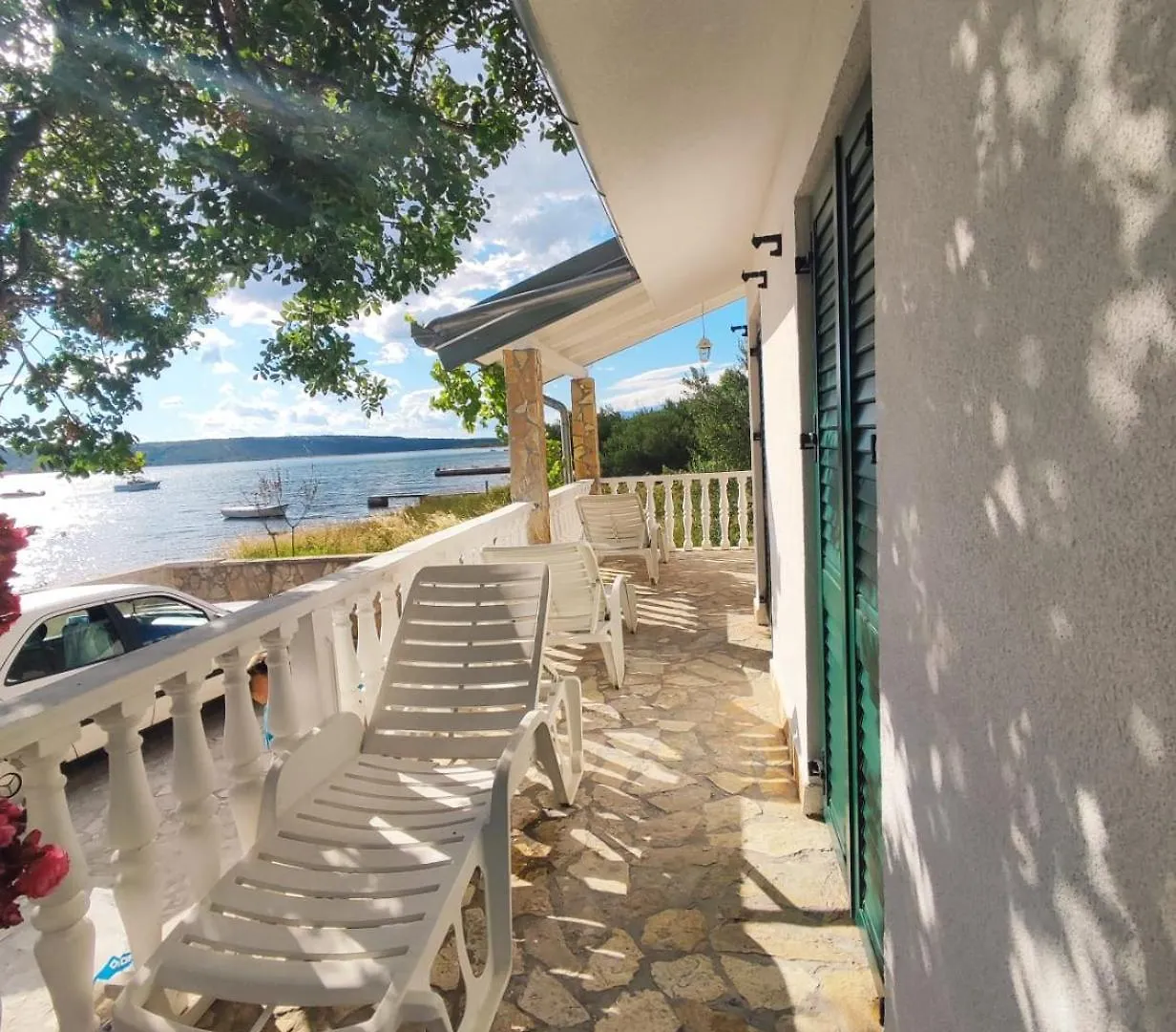 Wonderful Vacation Home On The Lake Front Krusevo  Krusevo (Zadar)