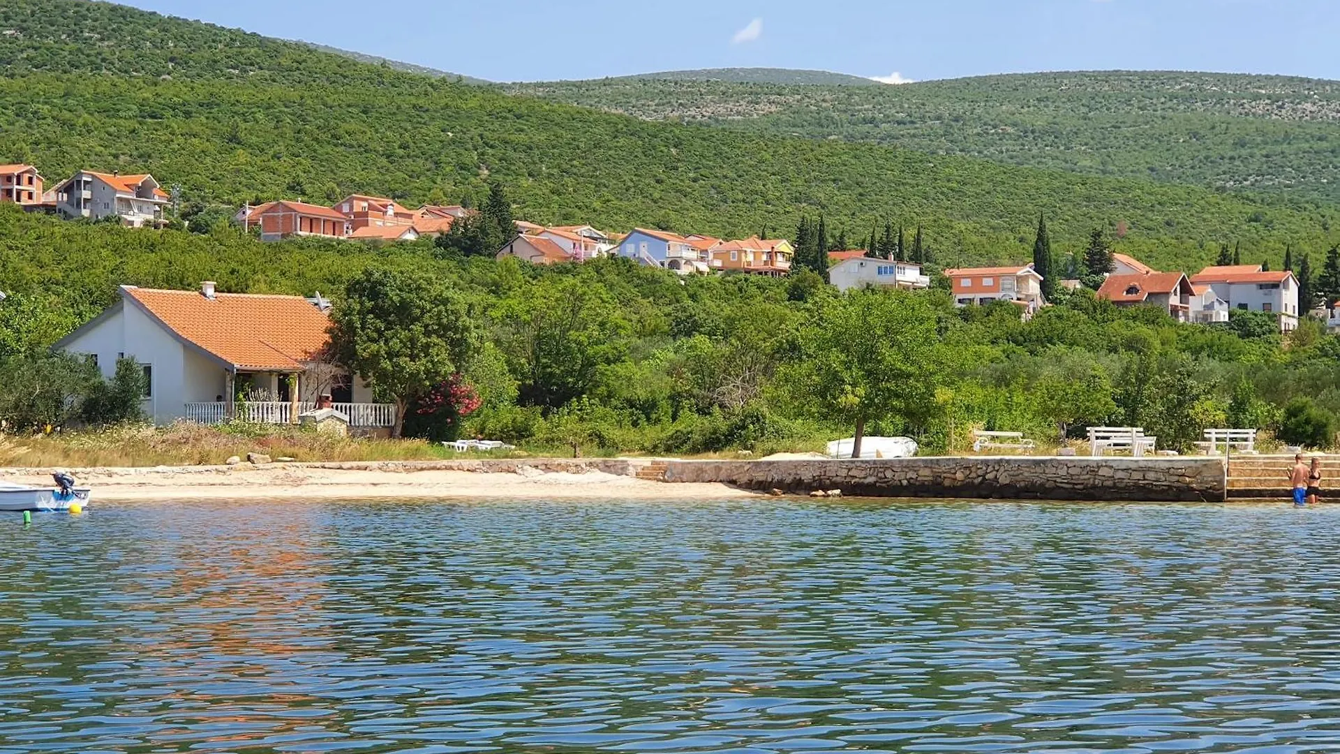Wonderful Vacation Home On The Lake Front Krusevo  Croatia
